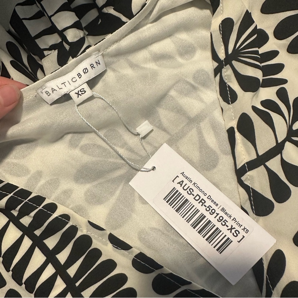 New Baltic Born Austin Kimono Dress in black and cream print v-neck short sleeve - Picture 8 of 9